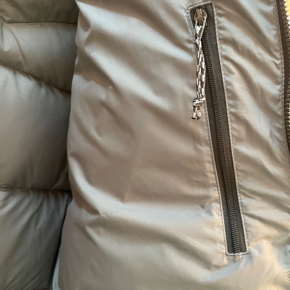 Patagonia Women's Black Puffer Jacket - Picture 6 of 7